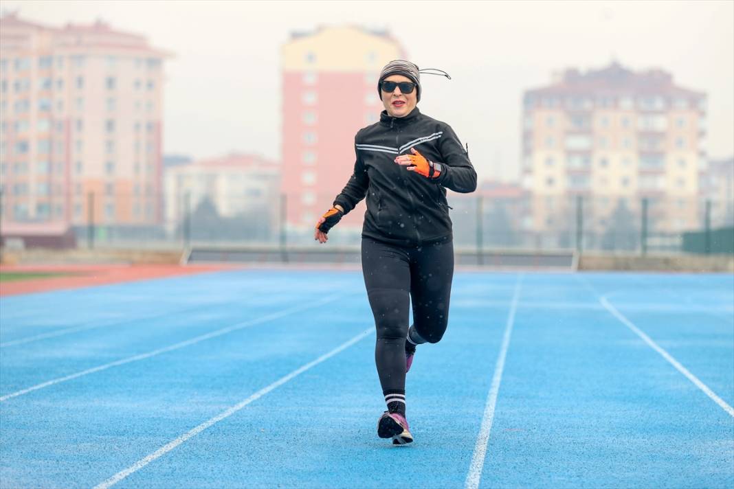 Yaşaması mucize olan öğretmen başarısıyla Konyalıların göğsünü kabartıyor 1